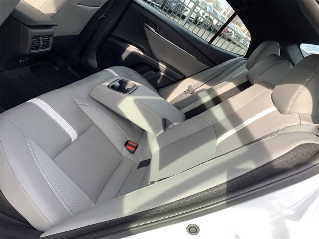 Used 2025 Toyota Camry SE image 10