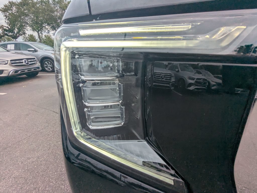 Used 2022 GMC Yukon XL SLE w/ Gmc Pro Safety Plus Package RWD image 21