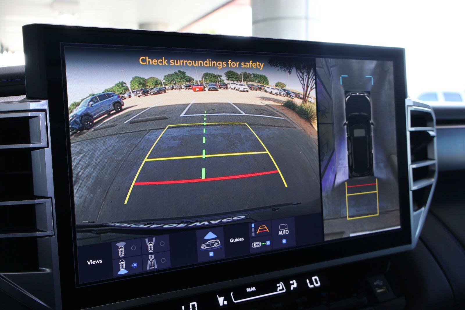 Used 2025 Toyota Sequoia Platinum AWD/4WD image 50