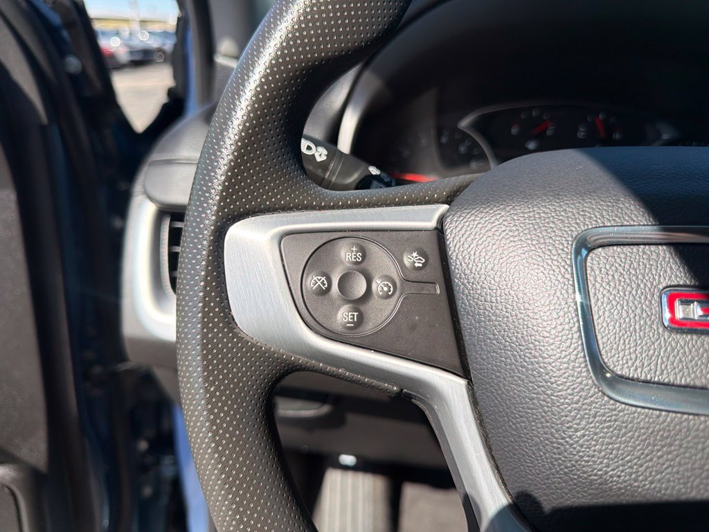 Used 2024 GMC Terrain SLE w/ Driver Convenience Package FWD image 27