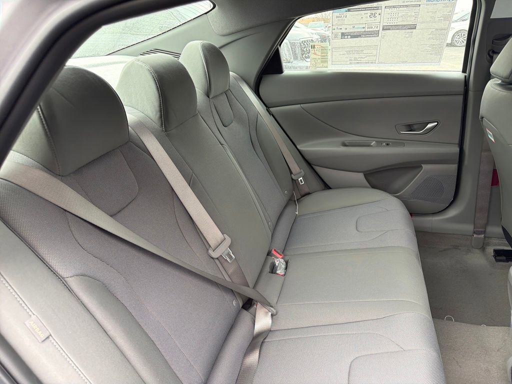 Used 2026 Hyundai Elantra SE w/ Cargo Package image 30