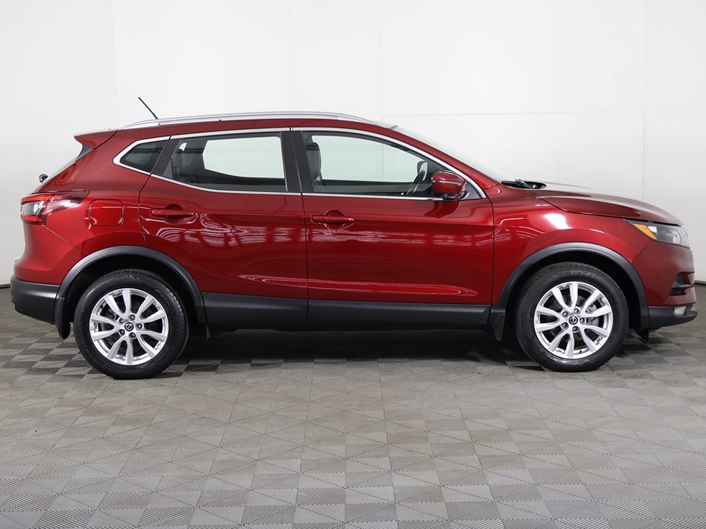 Used 2022 Nissan Rogue Sport SV w/ Technology Package image 18