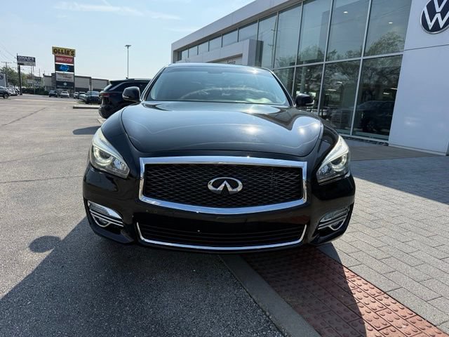 Used 2018 INFINITI Q70 L 3.7 AWD/4WD image 2