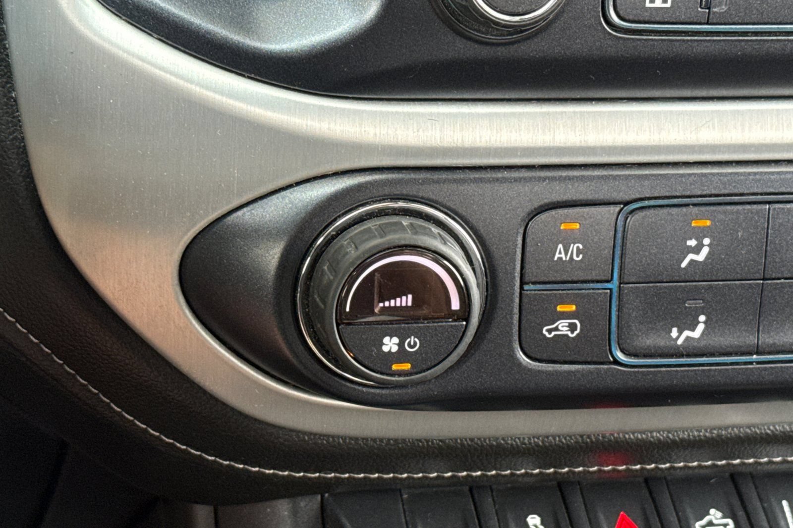 Used 2020 GMC Canyon SLE w/ Elevation Edition AWD/4WD image 27