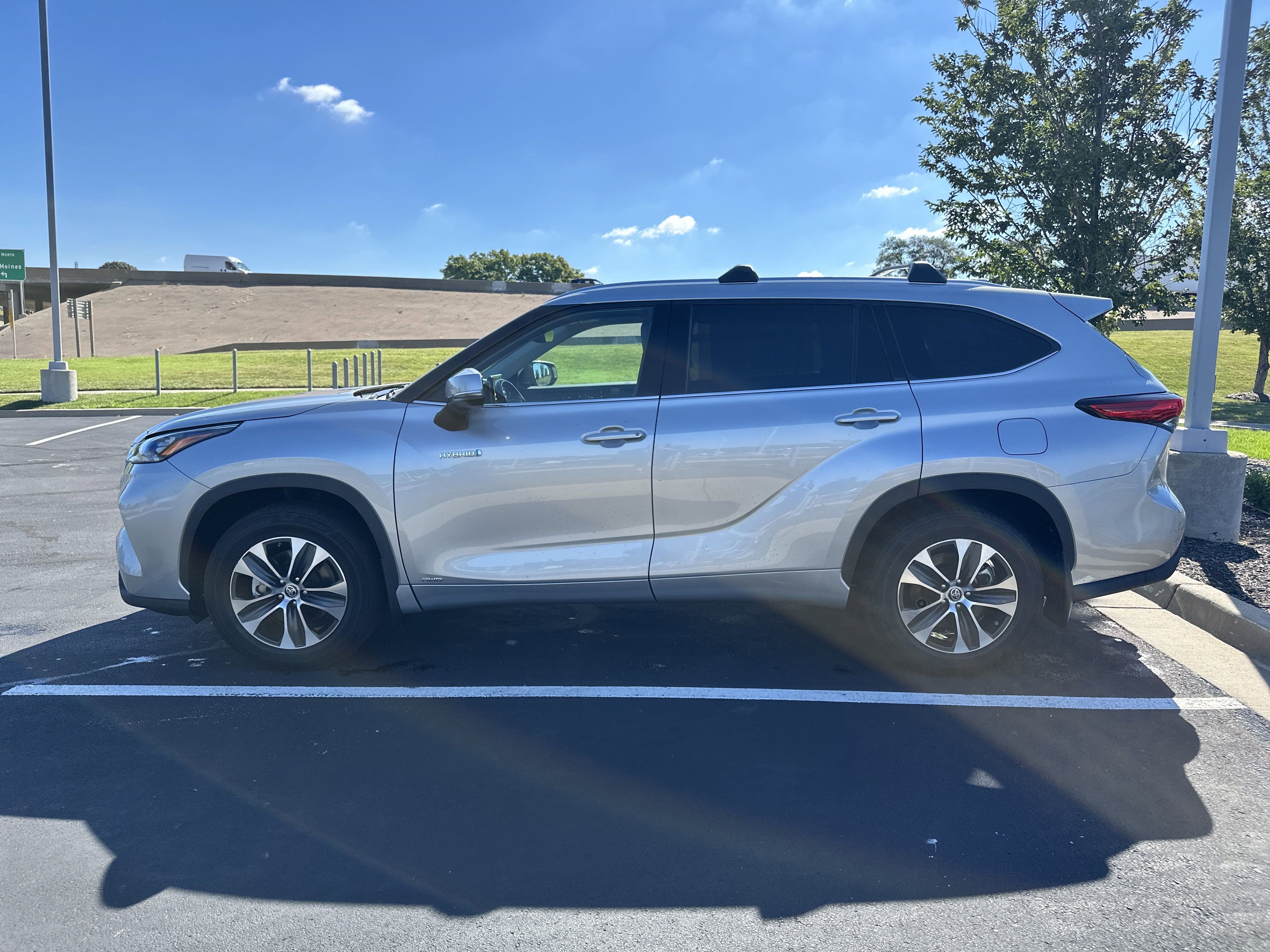 Certified 2020 Toyota Highlander XLE image 7