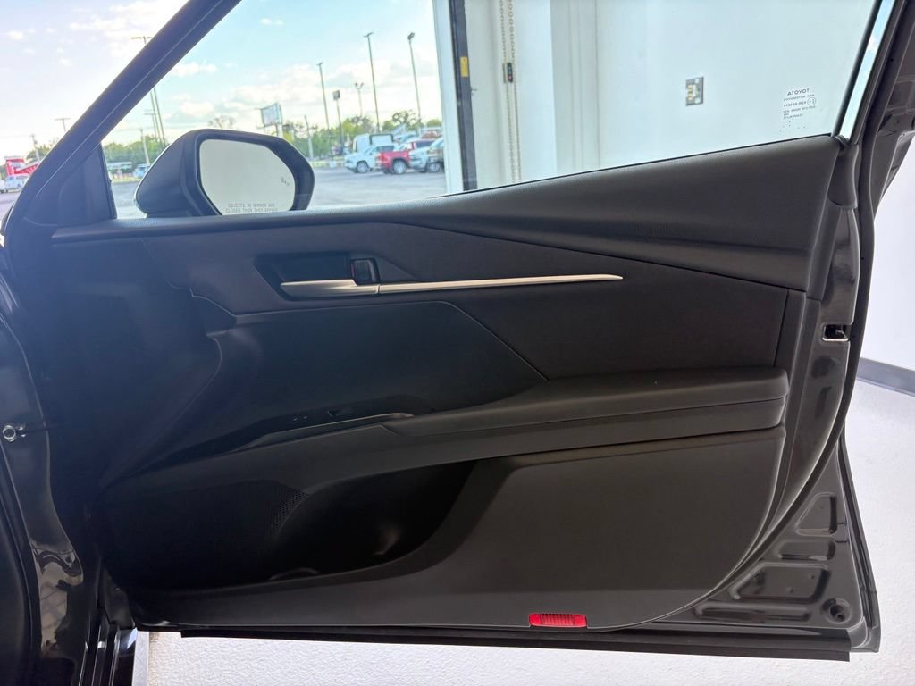 Used 2025 Toyota Camry LE FWD image 35