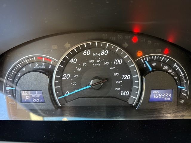 Used 2014 Toyota Camry LE w/ Moonroof Package FWD image 17