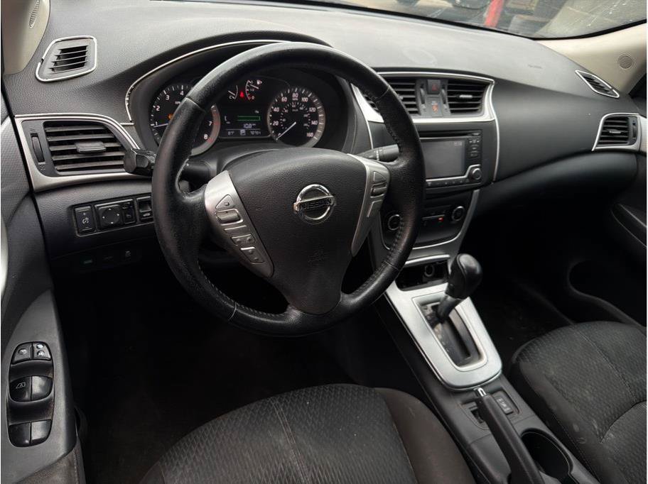 Used 2015 Nissan Sentra SR FWD image 2