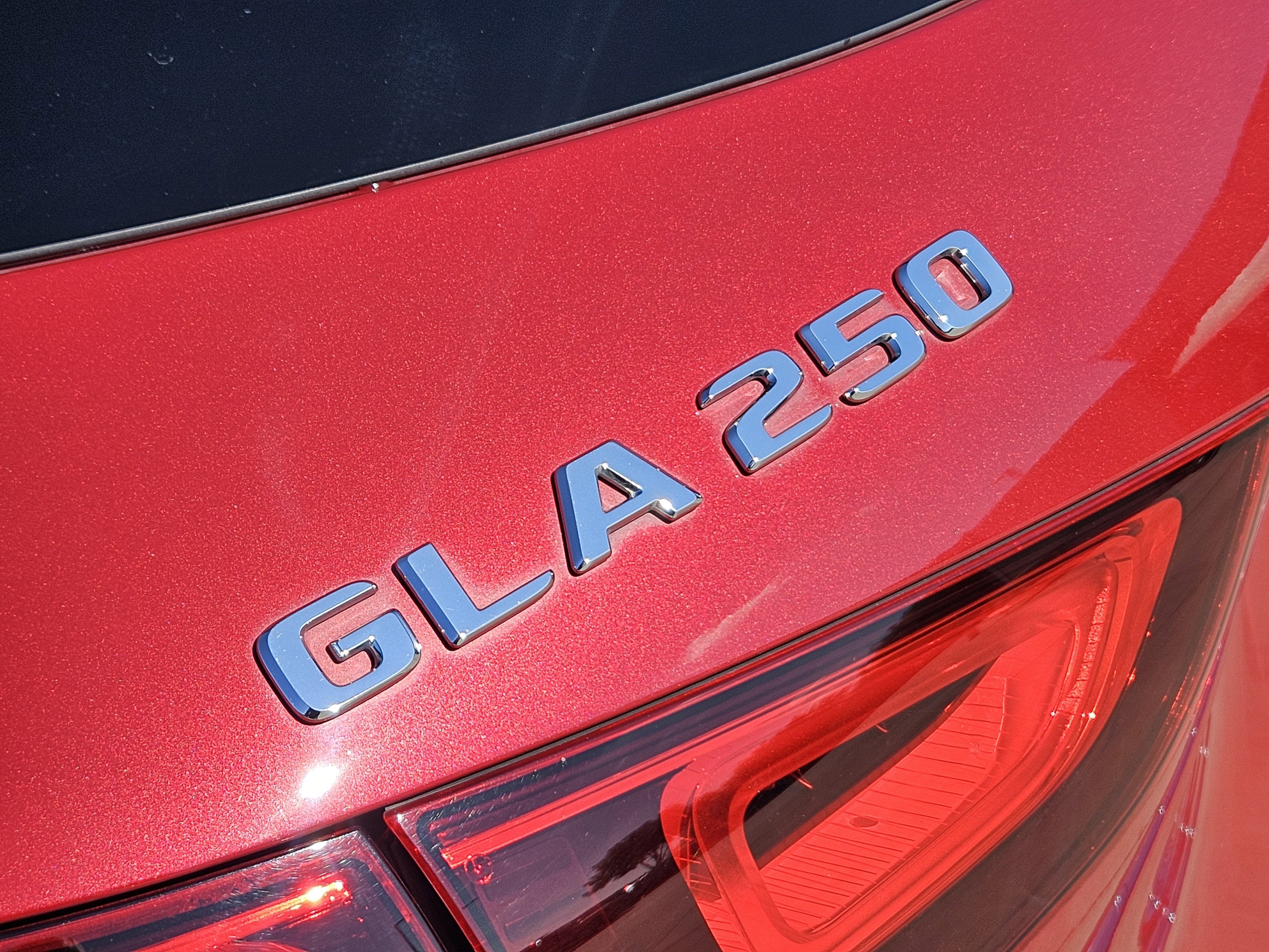 Certified 2022 Mercedes-Benz GLA 250 image 8