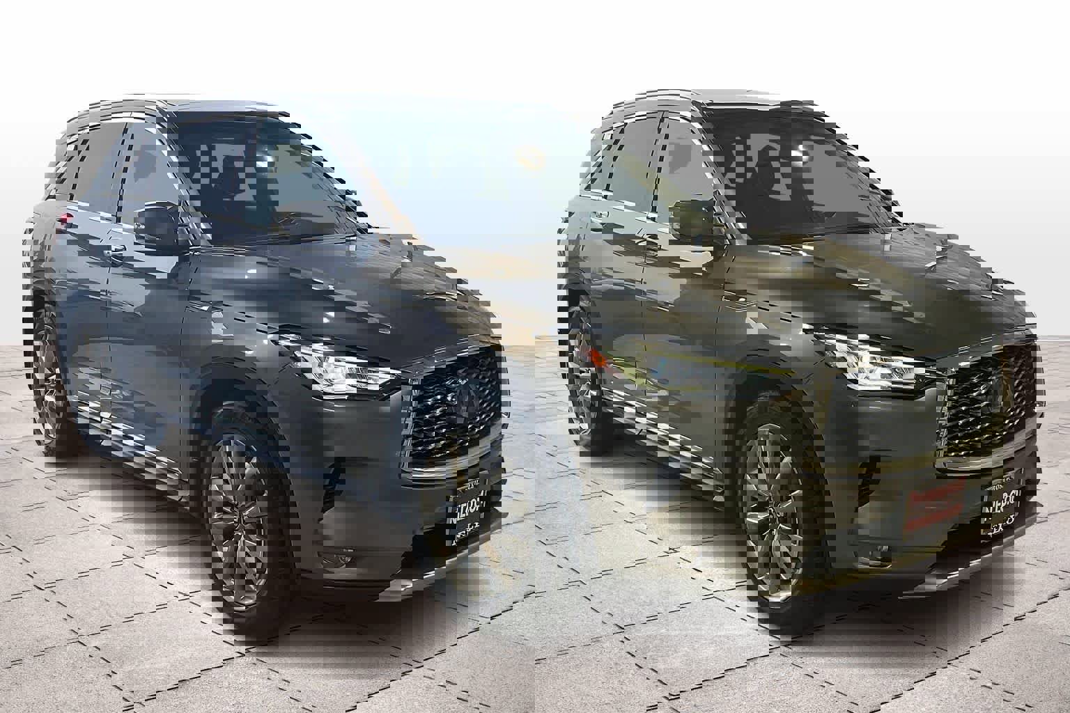 Used 2020 INFINITI QX50 Luxe w/ Navigation Package image 2