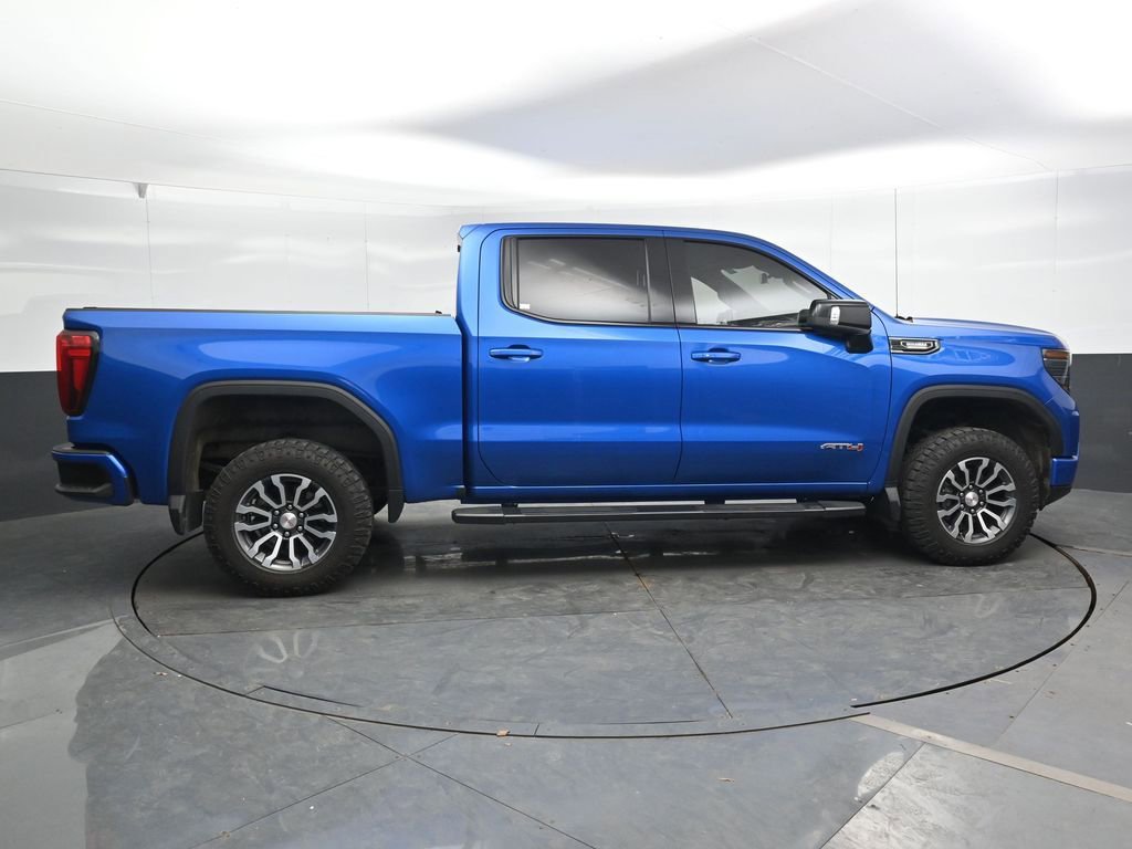 Used 2023 GMC Sierra 1500 AT4 w/ AT4 Premium Package AWD/4WD image 4