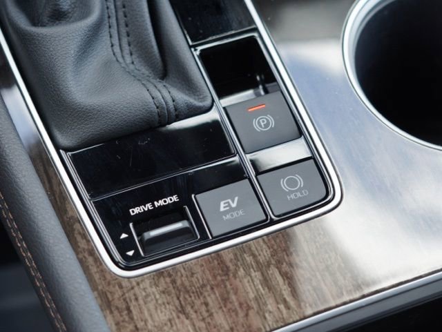 Certified 2025 Toyota Sienna Platinum image 35