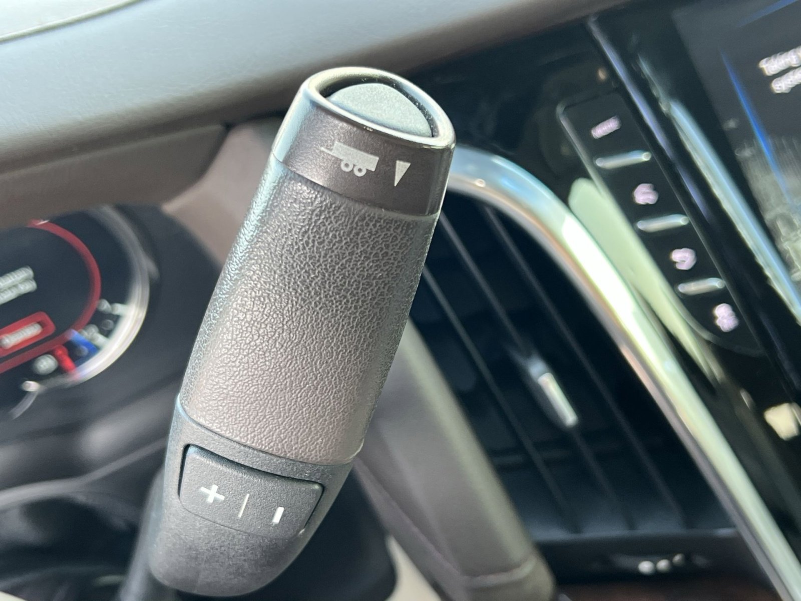 Used 2017 Cadillac Escalade Luxury image 20