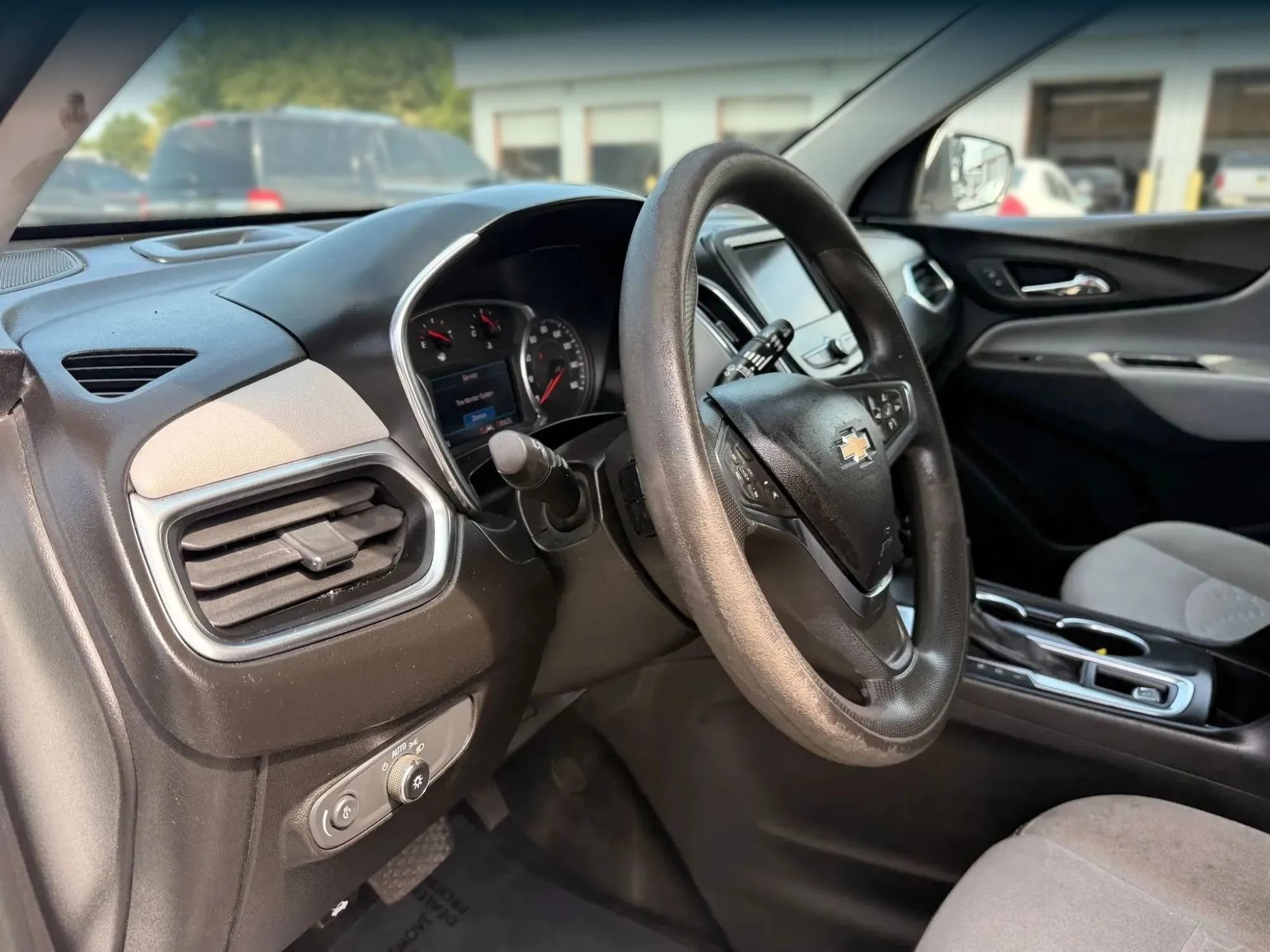 Used 2020 Chevrolet Equinox LT FWD image 17