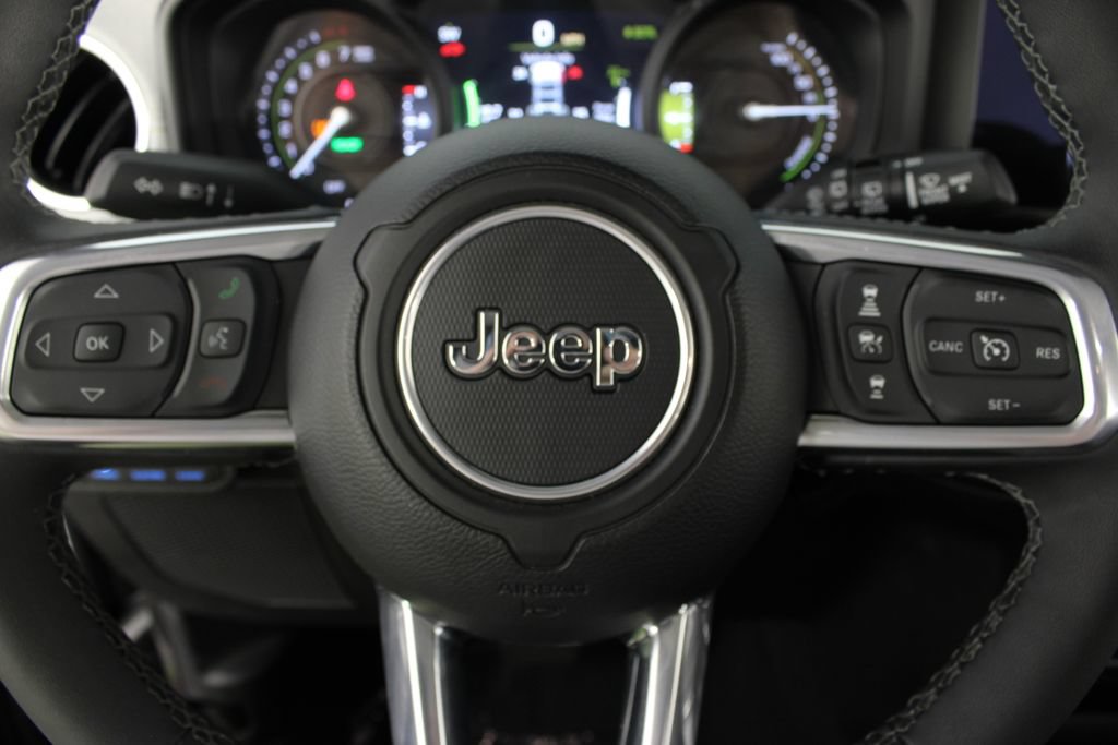 Used 2025 Jeep Wrangler Unlimited Sahara AWD/4WD image 12