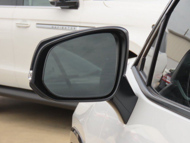 Used 2023 Toyota RAV4 XSE AWD/4WD image 17