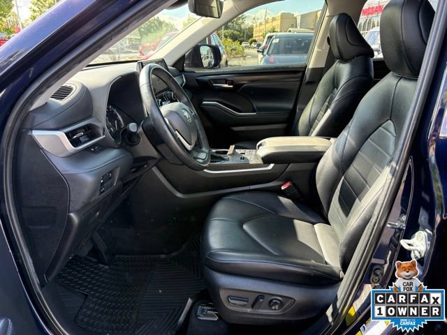 Used 2023 Toyota Highlander XLE FWD image 12