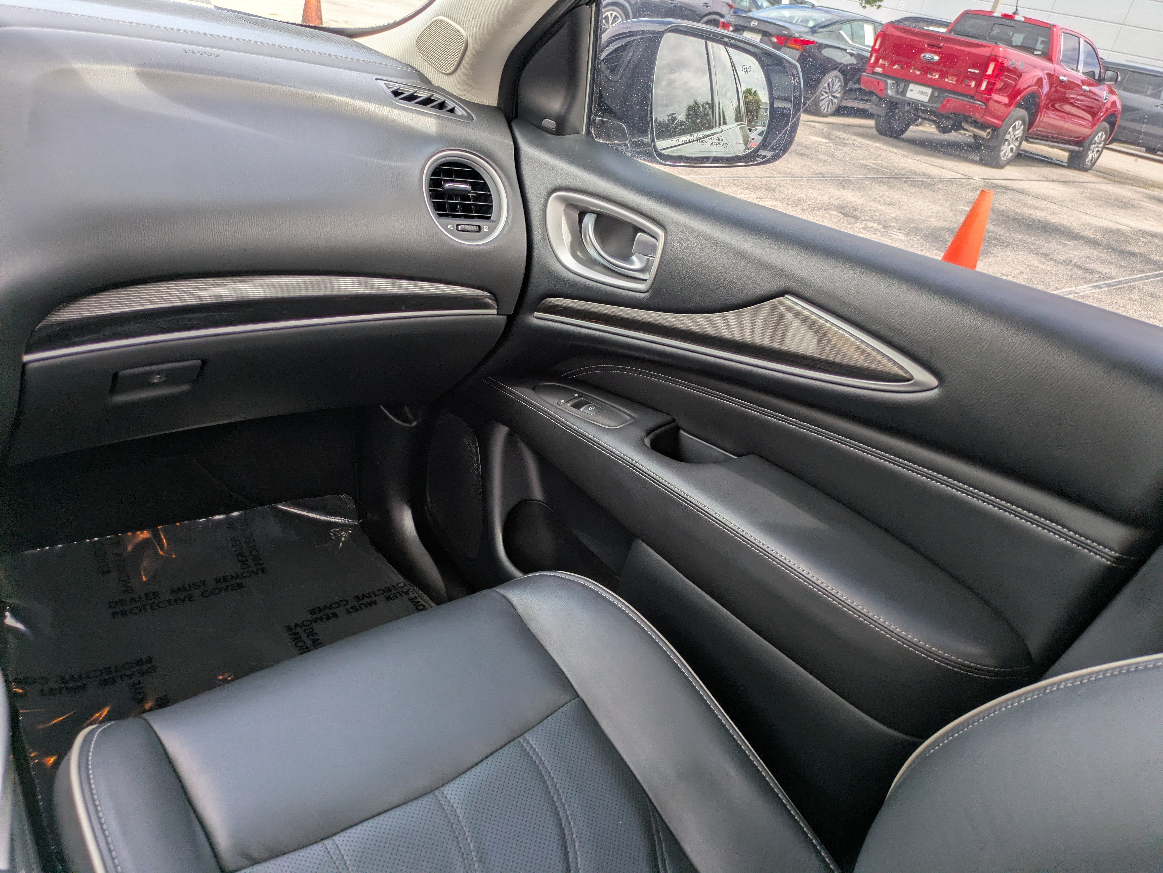 Used 2020 INFINITI QX60 Luxe w/ Essential Package FWD image 17