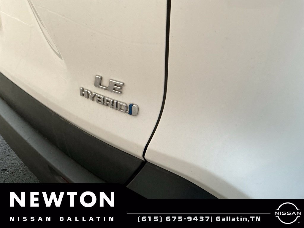Used 2024 Toyota RAV4 LE AWD/4WD image 6