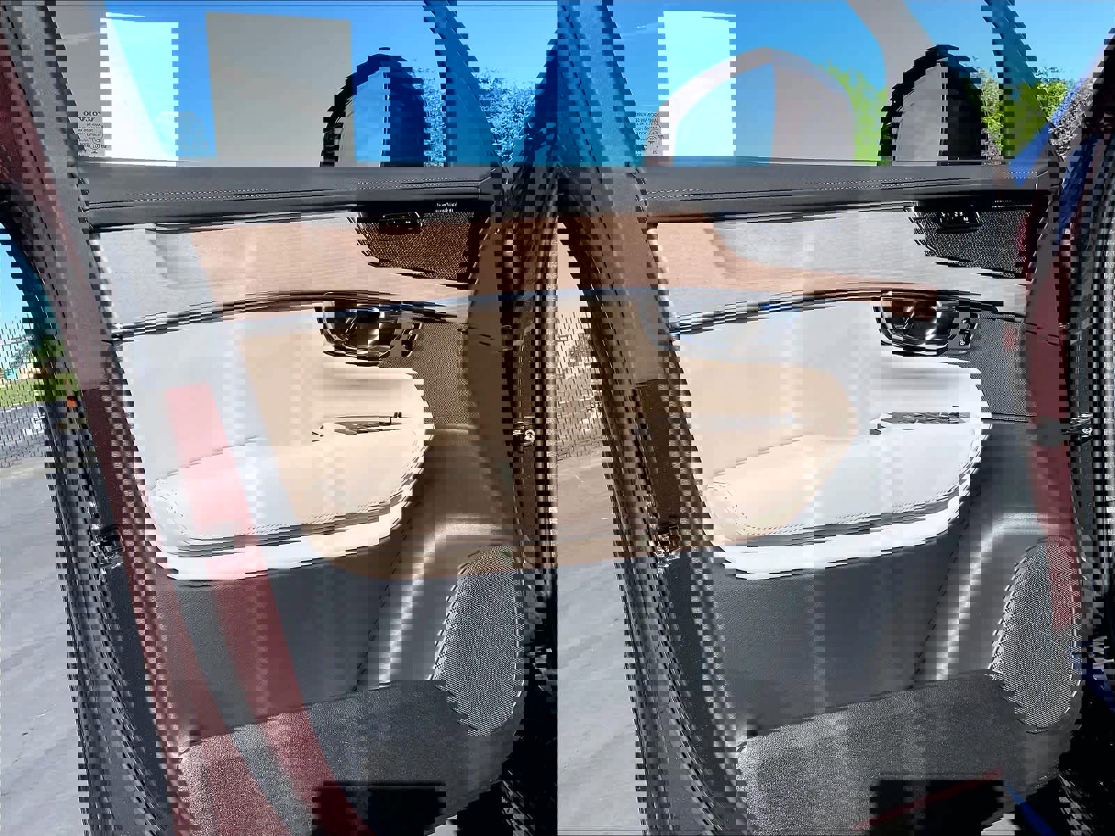 New 2026 Volvo XC90 T8 Plus w/ Protection Package Premier image 24