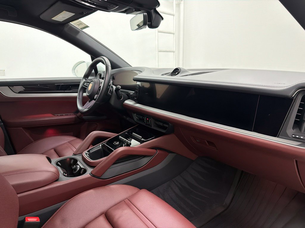Used 2025 Porsche Cayenne S AWD/4WD image 35