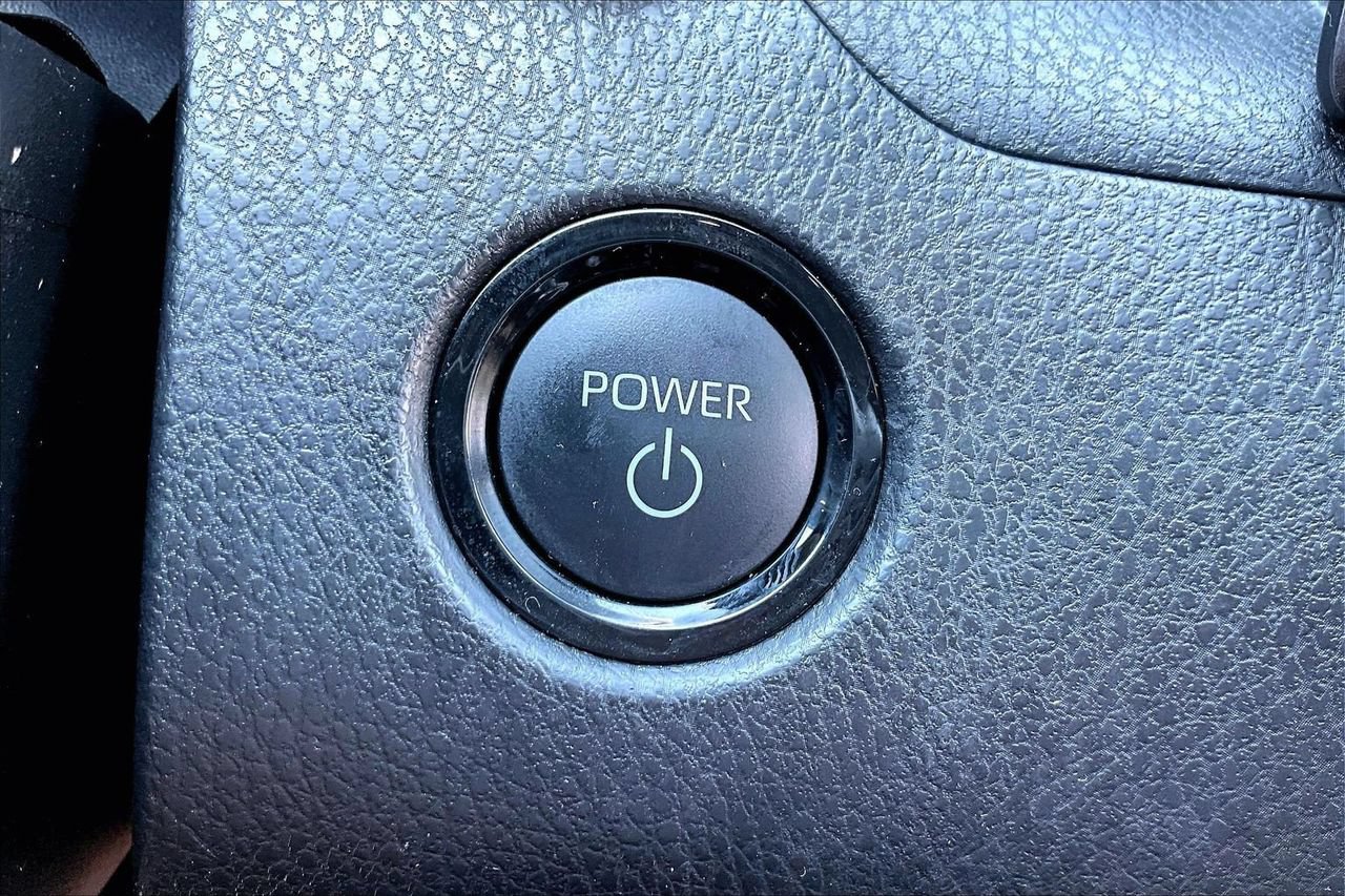 Used 2025 Toyota Camry SE FWD image 26