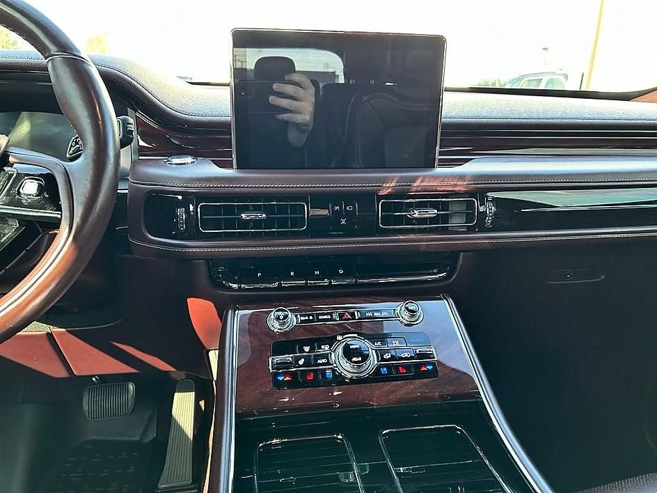 Used 2020 Lincoln Aviator Black Label w/ Class IV Trailer Tow Package image 13