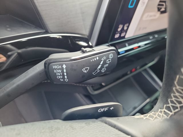 Used 2024 Volkswagen Atlas Cross Sport SE FWD image 28