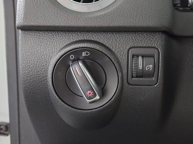 Used 2017 Volkswagen Tiguan S image 36