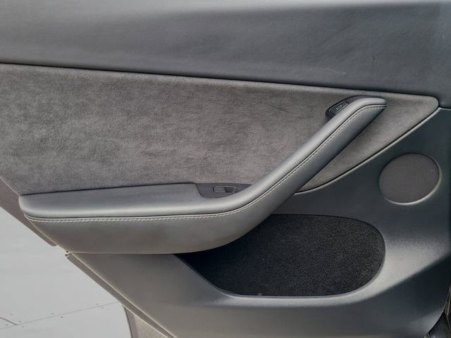 Used 2024 Tesla Model Y Performance AWD/4WD image 19