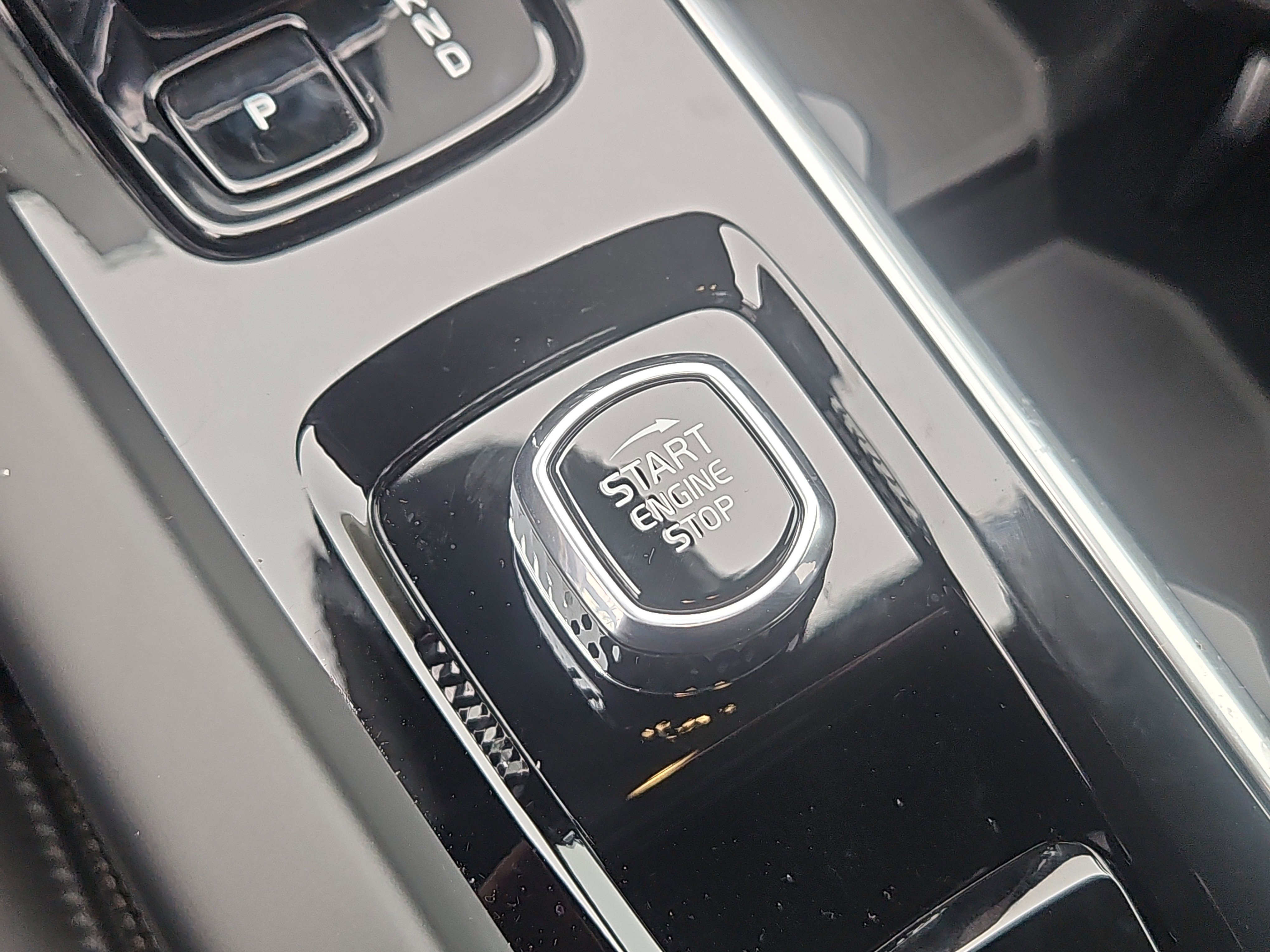 New 2026 Volvo XC60 T8 Ultra w/ Protection Package Premier image 15