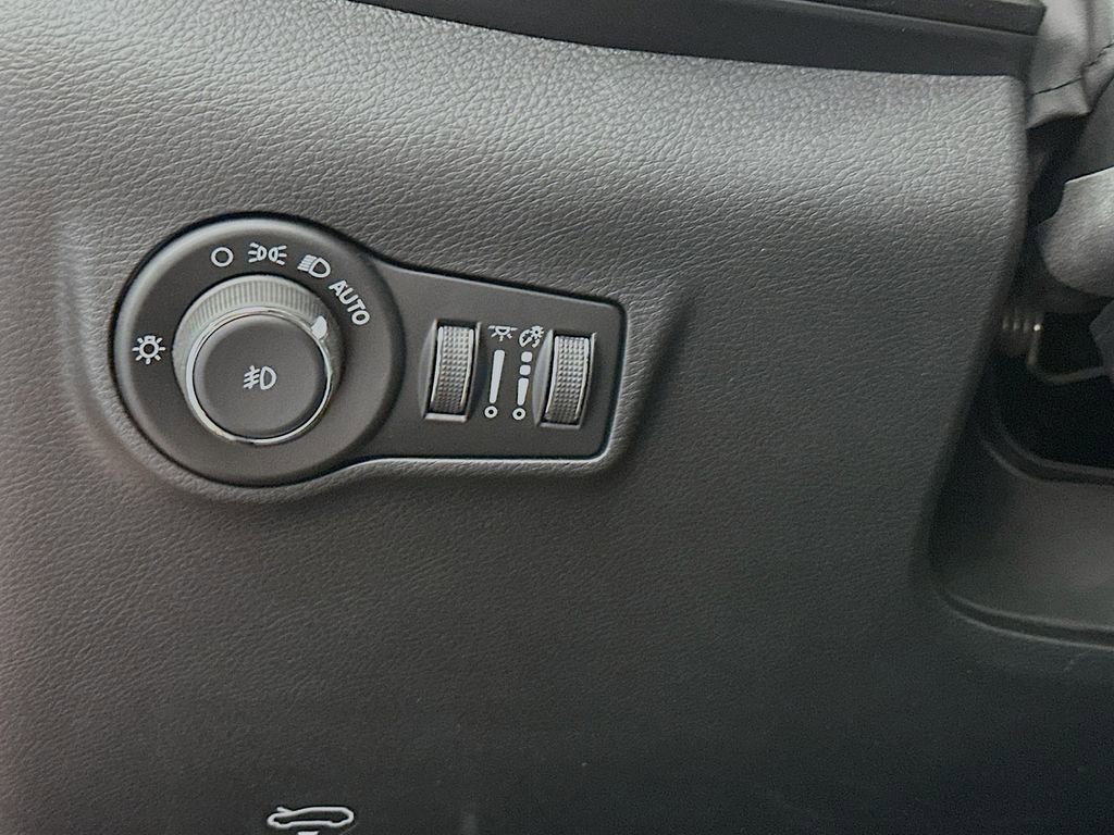 New 2026 Jeep Compass Trailhawk w/ Sun, Sound & Navigation Group AWD/4WD image 10