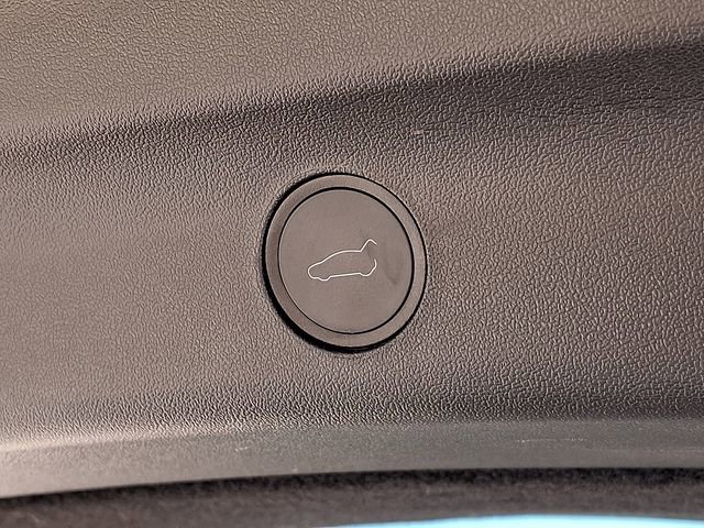 Used 2024 Tesla Model Y Performance image 33