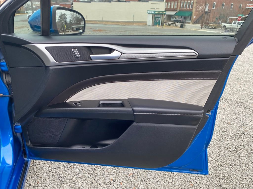 Used 2019 Ford Fusion SE w/ Equipment Group 151A image 21