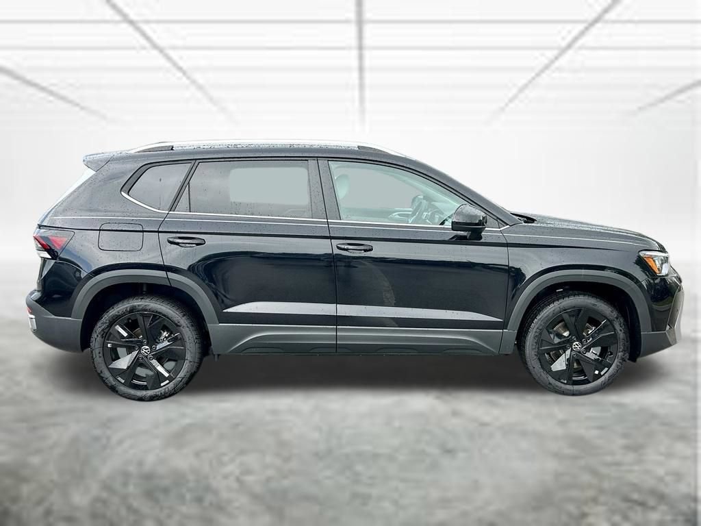 New 2026 Volkswagen Taos SE FWD image 4