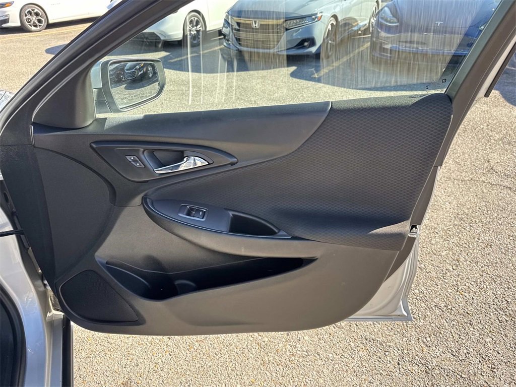 Used 2022 Chevrolet Malibu LT image 14
