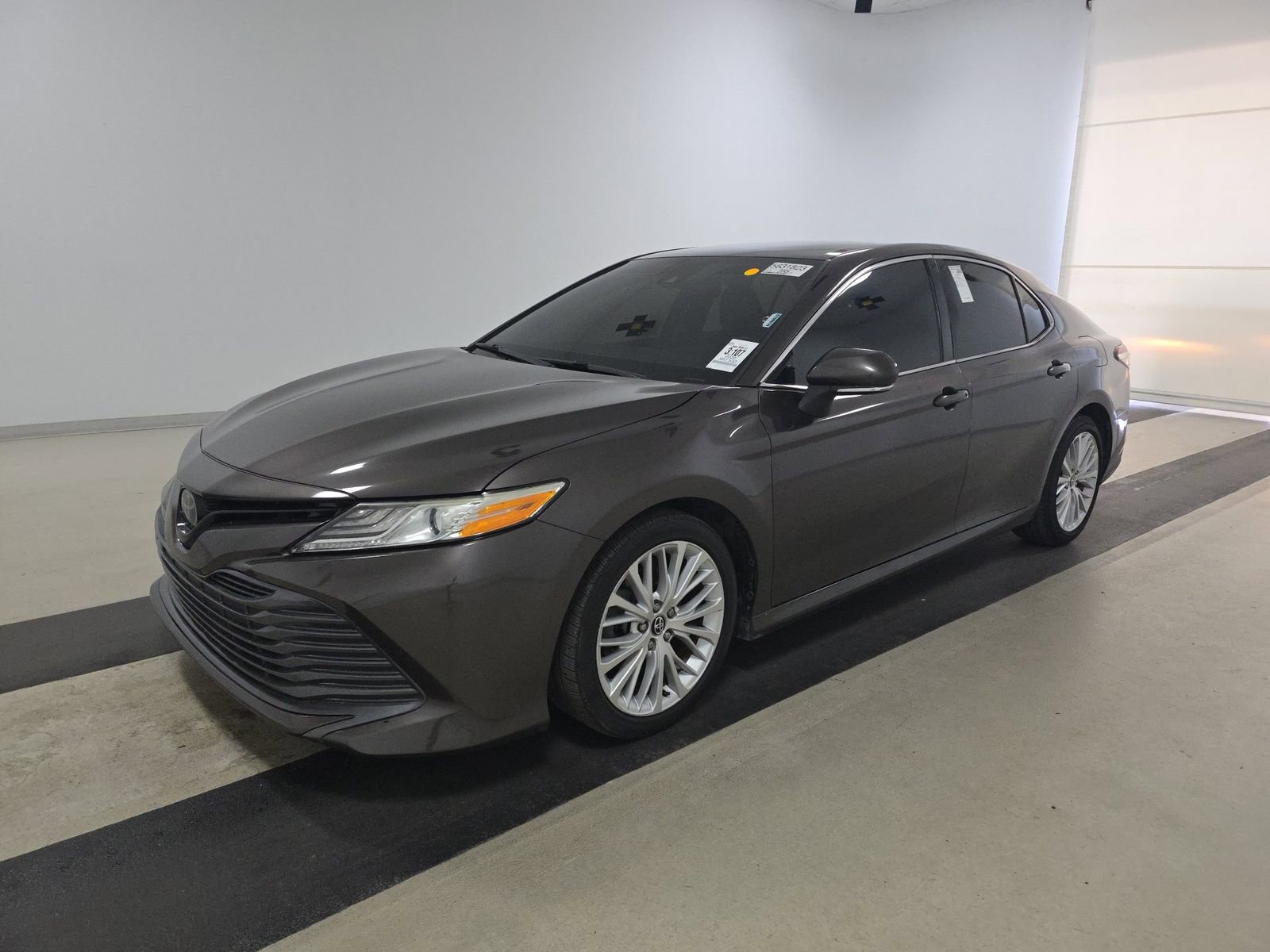 Used 2020 Toyota Camry XLE FWD video 2