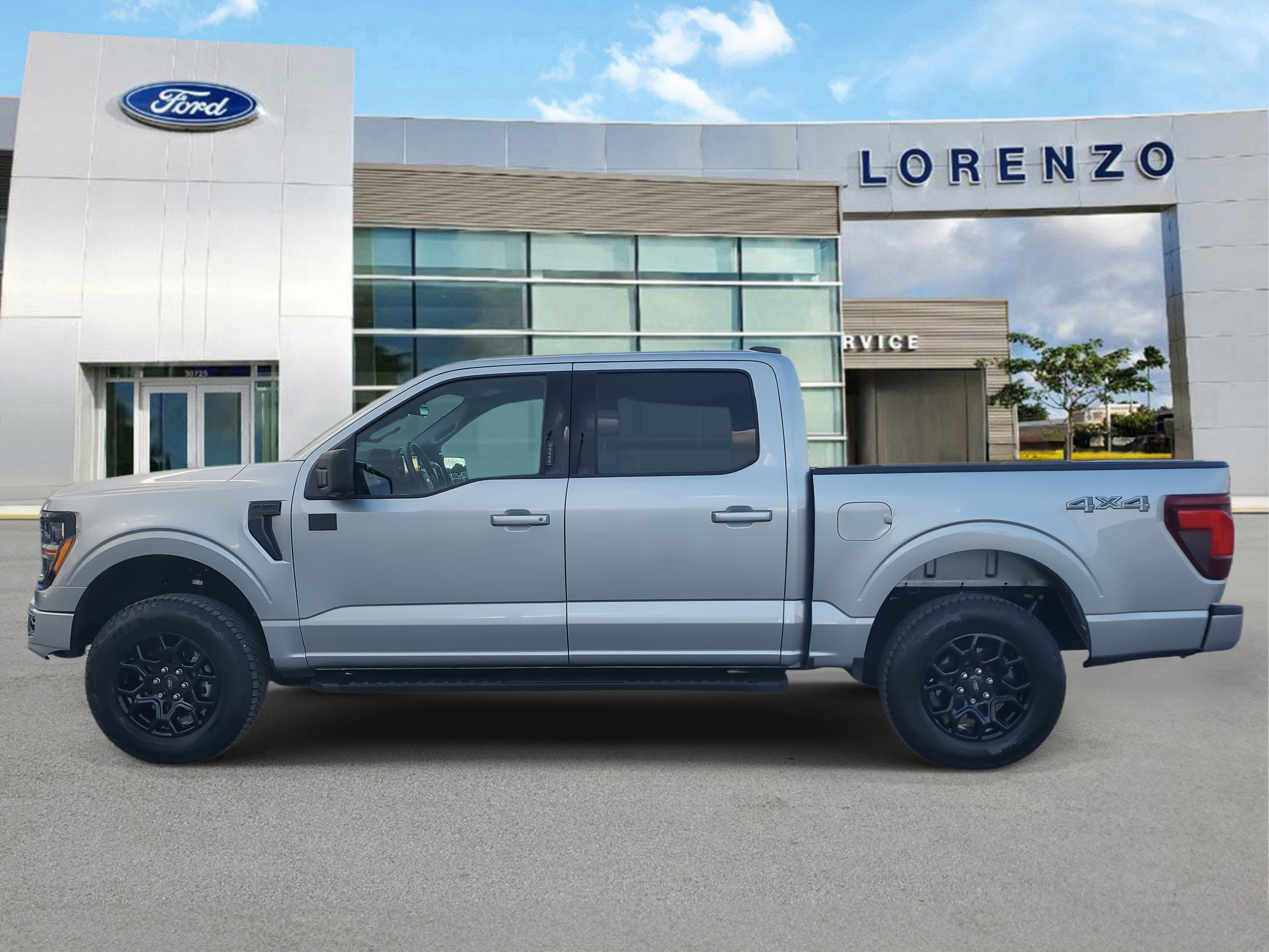 Used 2024 Ford F150 XLT w/ XLT Black Appearance Package image 5