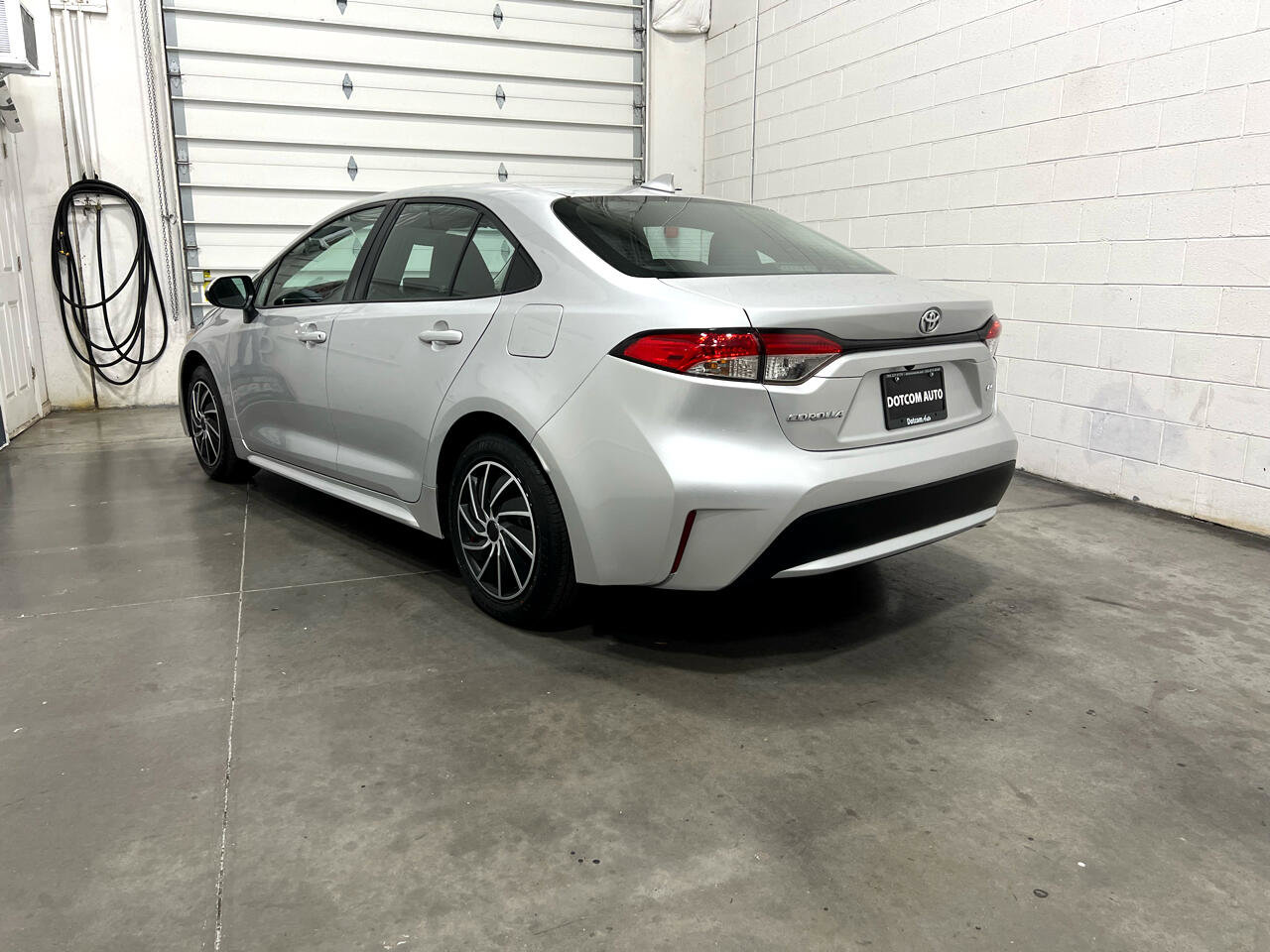 Used 2022 Toyota Corolla LE image 6