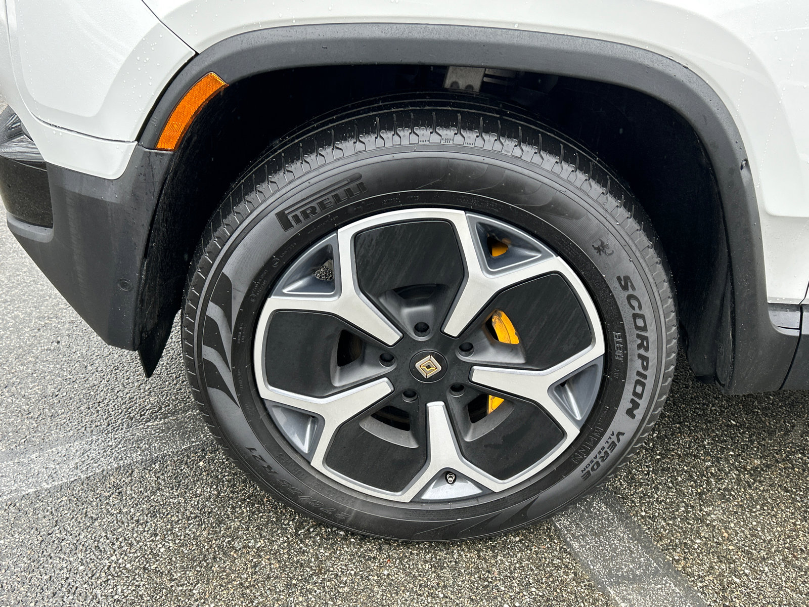 Used 2022 Rivian R1T Adventure AWD/4WD image 8
