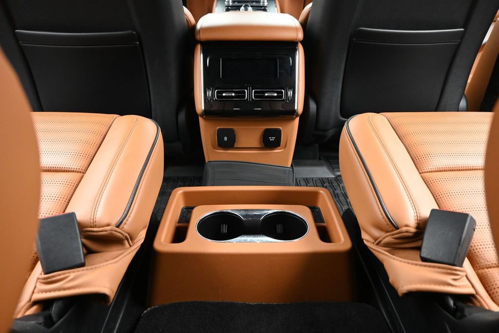 Used 2023 Lincoln Aviator Black Label Grand Touring AWD/4WD image 10