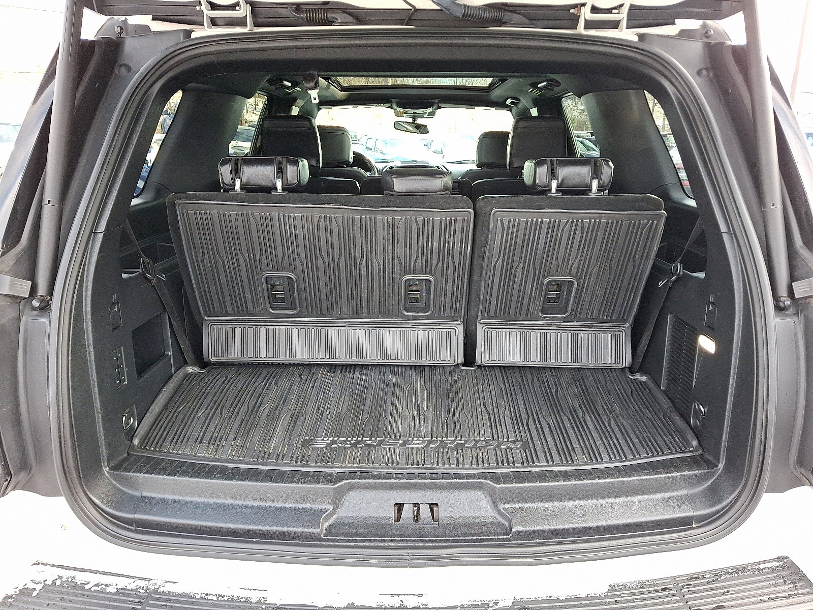 Used 2021 Ford Expedition Limited image 29
