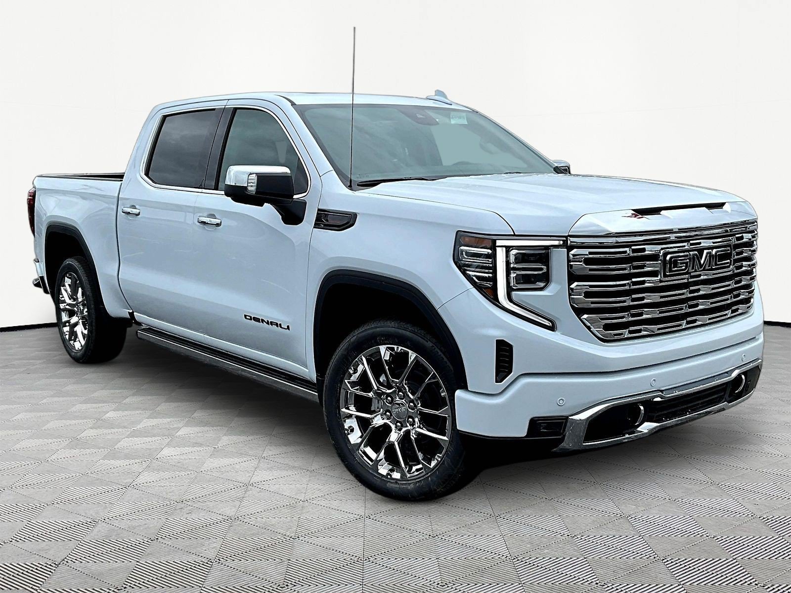 New 2026 GMC Sierra 1500 Denali w/ Denali Reserve Package AWD/4WD image 3