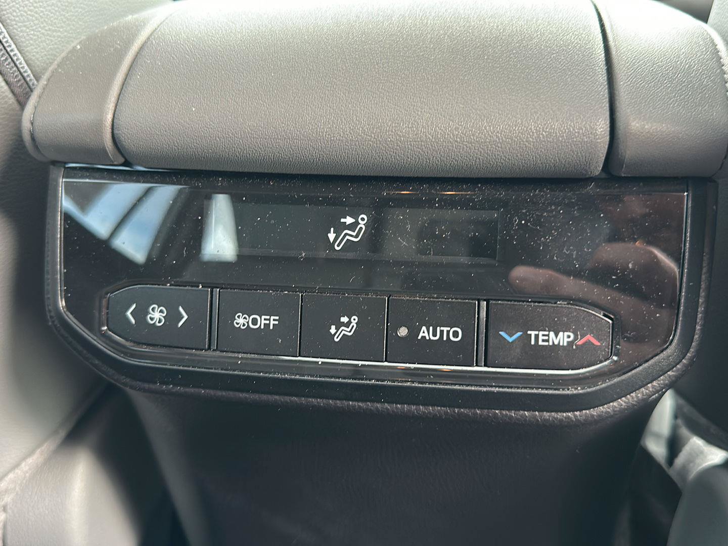 Used 2026 Toyota Highlander Limited AWD/4WD image 12