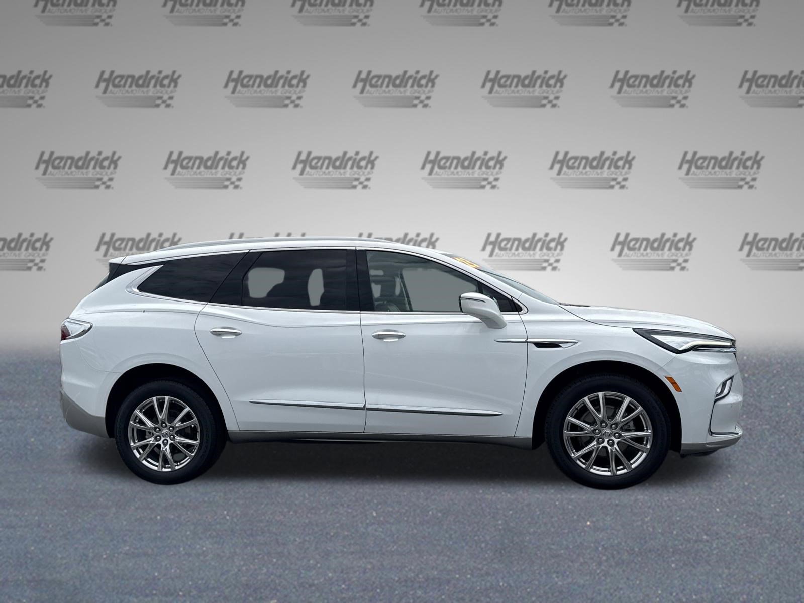 Used 2023 Buick Enclave Essence w/ Experience Buick Package FWD image 11