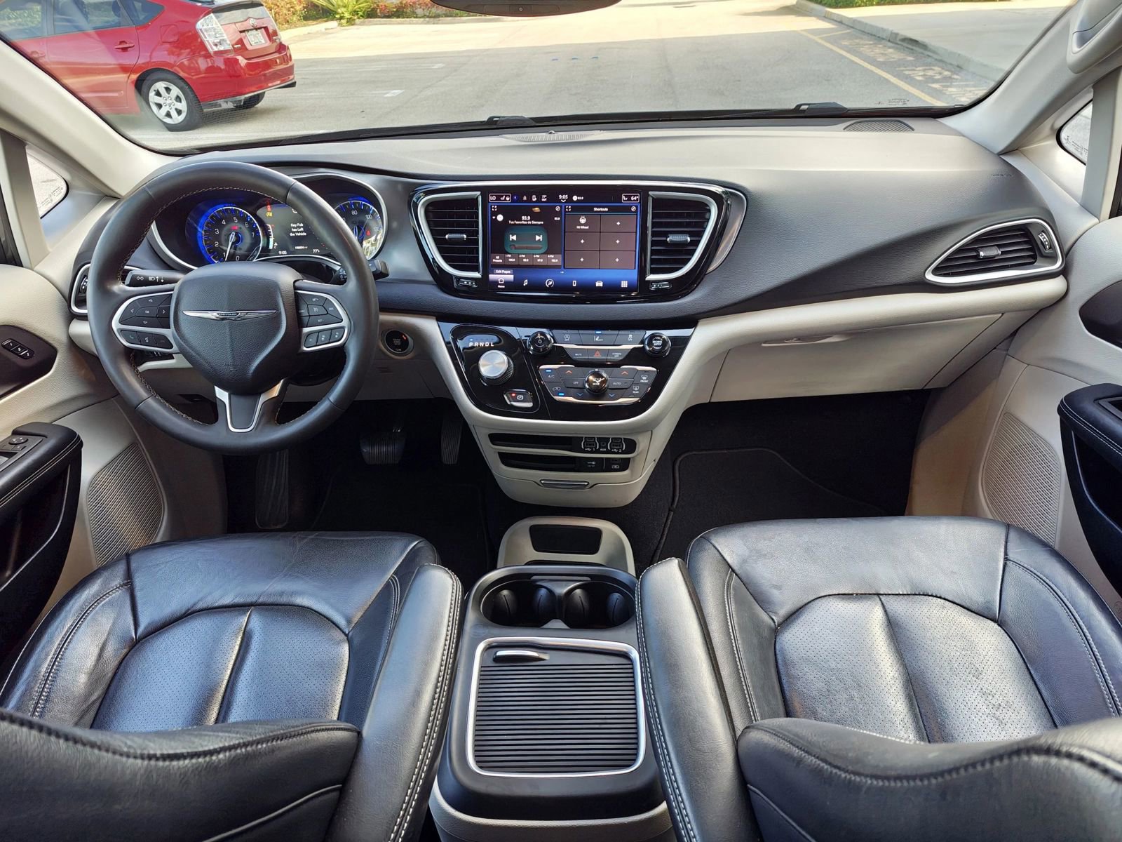 Used 2022 Chrysler Pacifica Touring-L FWD image 18