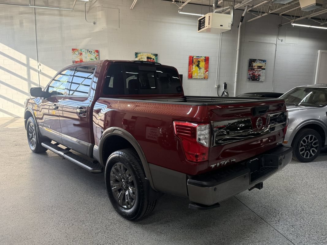 Used 2018 Nissan Titan XD AWD/4WD image 4