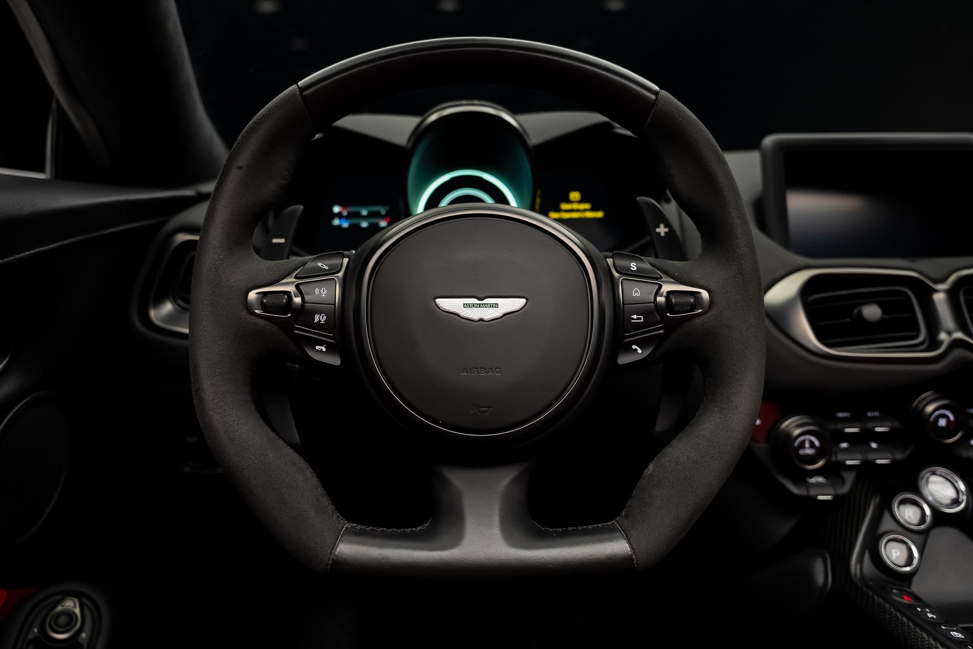 Used 2023 Aston Martin V8 Vantage Roadster RWD image 43