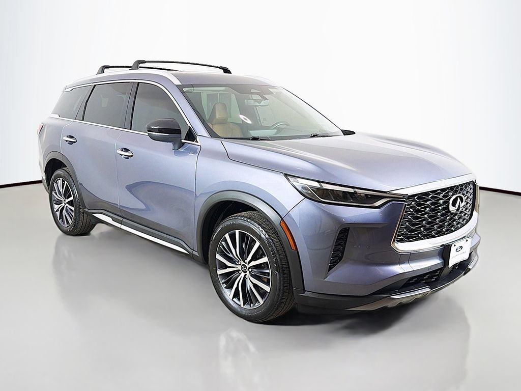 Used 2023 INFINITI QX60 Sensory AWD/4WD image 2