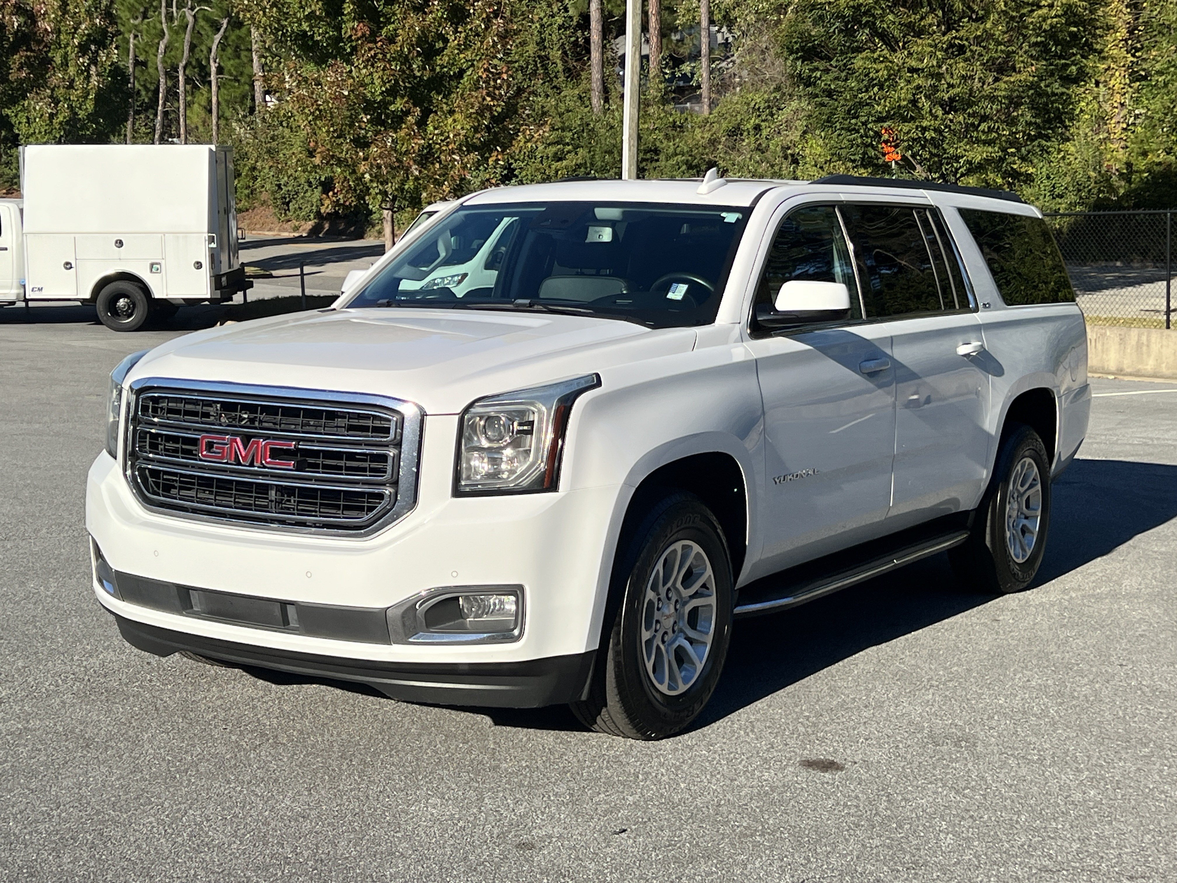 Used 2020 GMC Yukon XL SLT AWD/4WD image 3